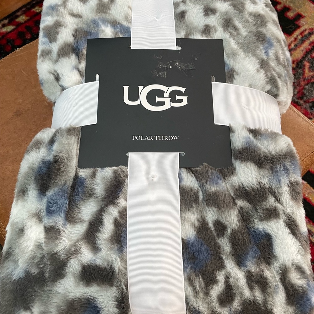 NWT UGG Polar Throw in Gray Bobcat